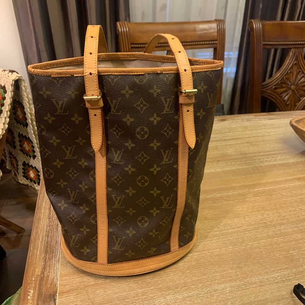 Louis Vuitton authentic monogram, GM bucket bag - Picture 3 of 16